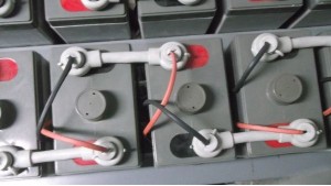 解析對蓄電池組進(jìn)行監(jiān)控的特點(diǎn)和功能！