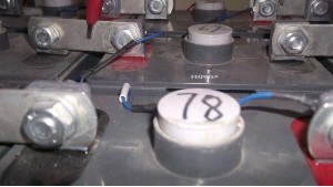 對多組蓄電池進行在線監(jiān)控管理系統(tǒng)的解決方案！